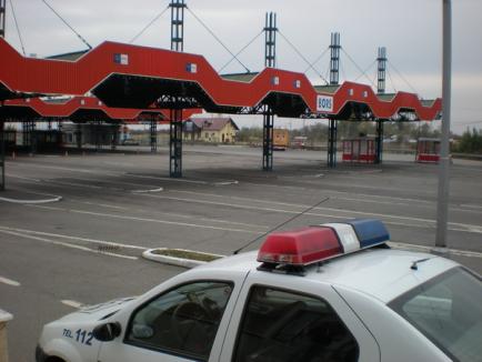 Patru moldoveni, prinşi încercând să treacă ilegal frontiera